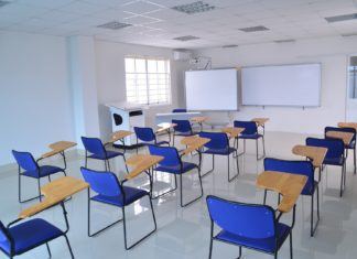 Liceum – jak przeżyć pierwszą klasę i nie zwariować? Liceum - jak przeżyć pierwszą klasę i nie zwariować?