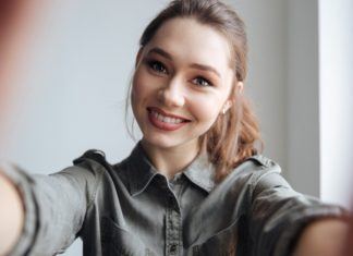 Jak zrobić idealne selfie? Jak zrobić idealne selfie?