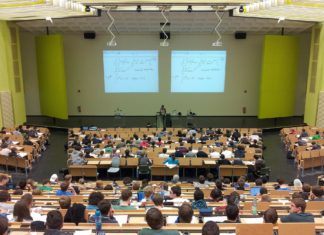 Nie czekaj do września. Zacznij naukę wiosną! Nie czekaj do września. Zacznij naukę wiosną!