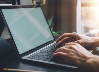 HP EliteBook – konkurencja dla MacBooka HP EliteBook - konkurencja dla MacBooka