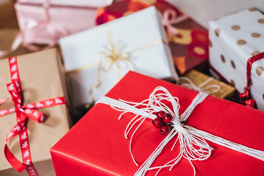 Jak idealnie zapakować prezent?