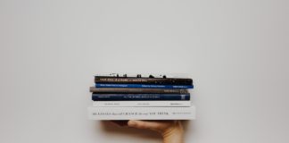 Książki dla młodzieży – TOP 5, po które warto sięgnąć Książki dla młodzieży - TOP 5, po które warto sięgnąć