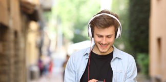 Sprawdzamy najnowsze modele słuchawek do telefonu – które wybrać? Sprawdzamy najnowsze modele słuchawek do telefonu - które wybrać?