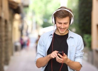 Sprawdzamy najnowsze modele słuchawek do telefonu – które wybrać? Sprawdzamy najnowsze modele słuchawek do telefonu - które wybrać?