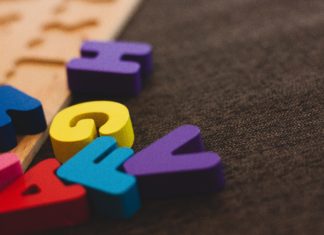 Proste ćwiczenia na naukę dziecka wymawiania głoski R Proste ćwiczenia na naukę dziecka wymawiania głoski “r”