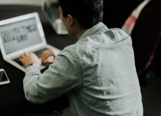 Z czym wiąże się wybór 5-letnich studiów prawniczych? Na co możesz liczyć i czego się spodziewać? Z czym wiąże się wybór 5-letnich studiów prawniczych? Na co możesz liczyć i czego się spodziewać?