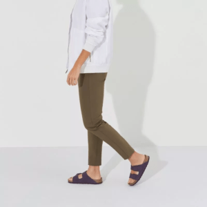 Buty Birkenstock jesienią - stylowe i wygodne obuwie domowe