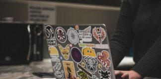 Młodzieżowe Słowo Roku 2023: analiza nominacji Młodzieżowe Słowo Roku 2023