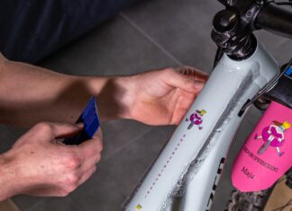 Naklejki na rower: zobacz czym kierować się przy wyborze! Naklejki na rower: zobacz czym kierować się przy wyborze!