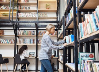 Bibliotekoznawca – kto to? Dowiedz się, jak nim zostać Bibliotekoznawca – kto to? Dowiedz się, jak nim zostać