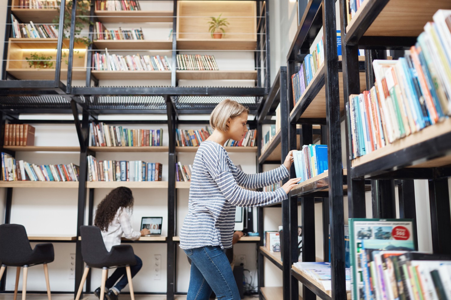 Bibliotekoznawca – kto to? Dowiedz się, jak nim zostać Bibliotekoznawca – kto to? Dowiedz się, jak nim zostać