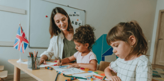 Jak wybrać szkołę językową dla dziecka? Jak wybrać szkołę językową dla dziecka?